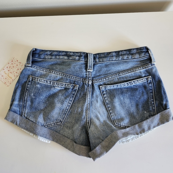 NWT Free People Romeo Rolled Cut Off in Beach Break size 25 - Picture 5 of 7